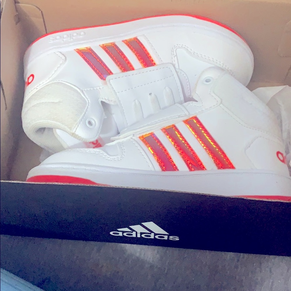 Adidas girls hoop mid 2.01